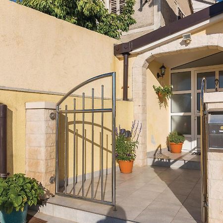 Nice Home In Sibenik With Kitchen ภายนอก รูปภาพ