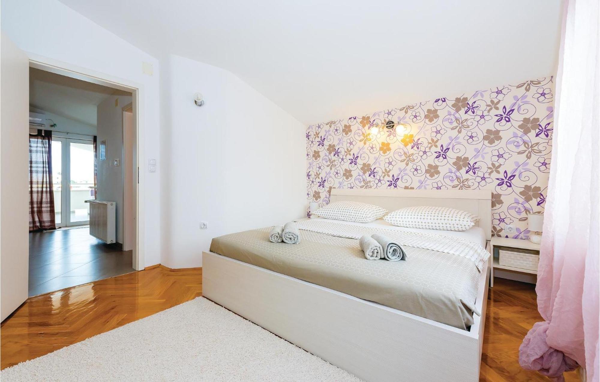 Nice Home In Sibenik With Kitchen ภายนอก รูปภาพ