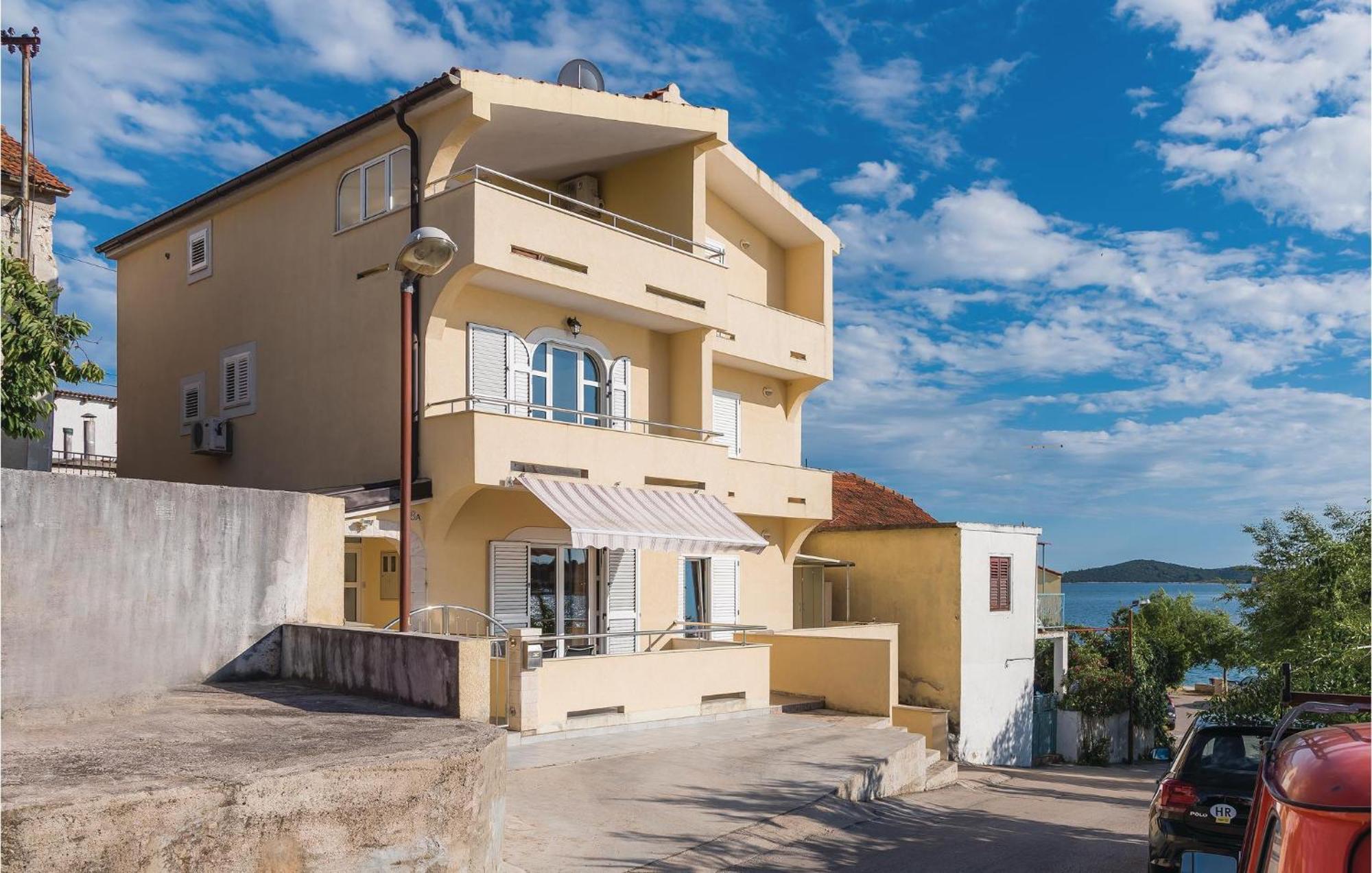 Nice Home In Sibenik With Kitchen ภายนอก รูปภาพ