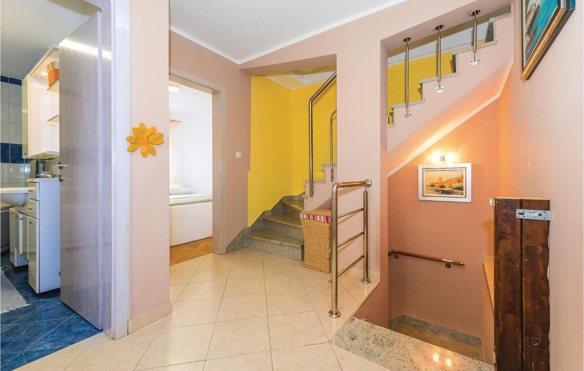 Nice Home In Sibenik With Kitchen ภายนอก รูปภาพ